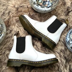 Nwt Dr. Martens Women's 2976 white Leather Chelsea Yellow Stitch